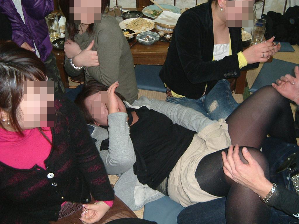 リア充　パンチラ 悪ノリならパンチラくらいOK！リア充がおふざけで撮ったちょいエロ画像 - 柄ログちゃんねるニュース