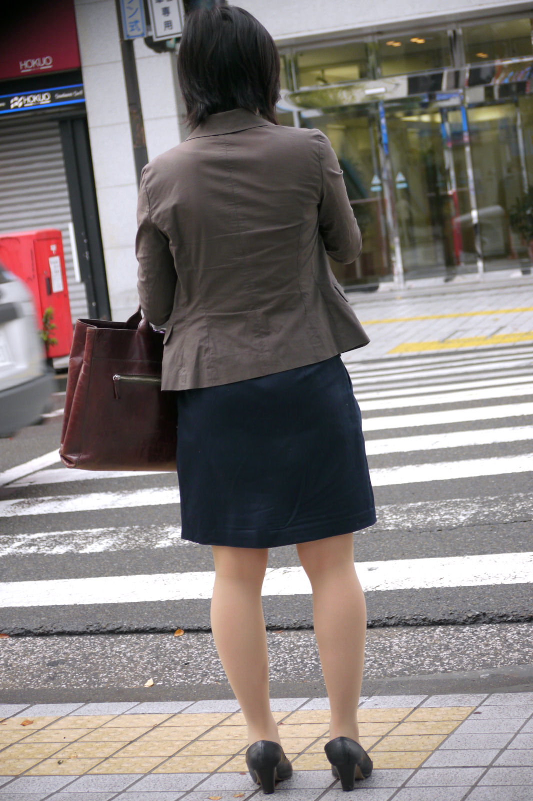OLの通勤服スーツのタイトスカート画像街撮り